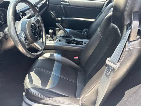 Used 2006 MAZDA MX-5 Miata Touring RWD image 10