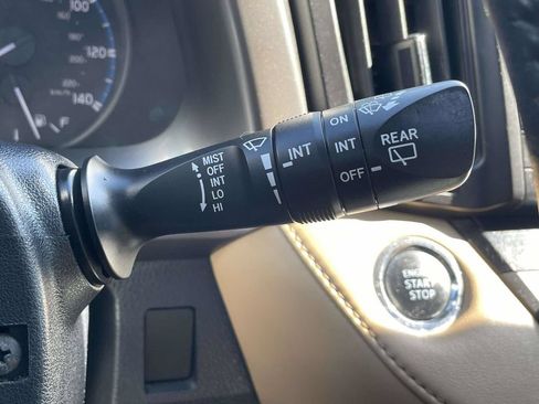 Used 2017 Toyota RAV4 XLE FWD image 31