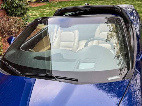 Used 2005 Chevrolet Corvette Coupe w/ Preferred Equipment Group image 22