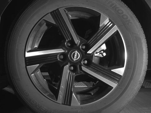 Used 2025 Nissan Sentra SV image 14