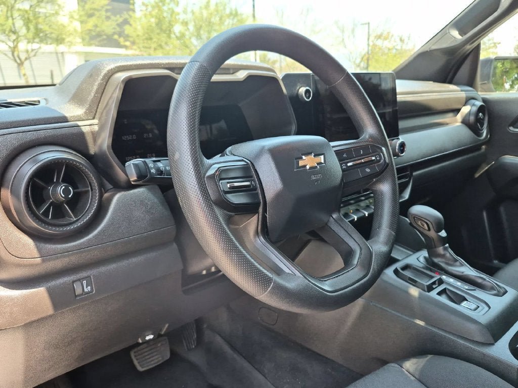 Used 2024 Chevrolet Colorado W/T RWD image 11