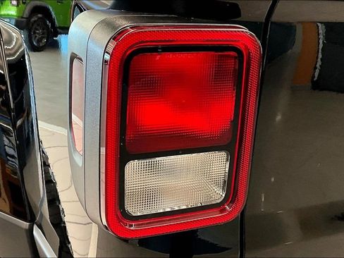 New 2025 Jeep Gladiator Sport image 39