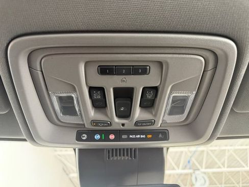 Used 2023 GMC Sierra 1500 Denali AWD/4WD image 32