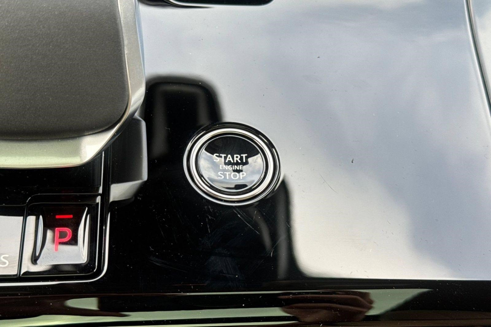 New 2026 Land Rover Range Rover Sport SE AWD/4WD image 17