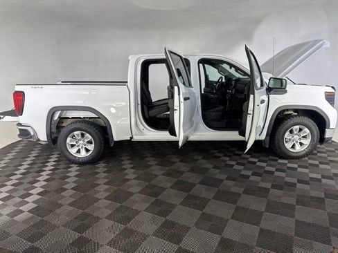 Used 2023 GMC Sierra 1500 Pro w/ Pro Value Package AWD/4WD image 17