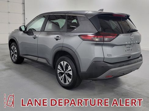 Used 2023 Nissan Rogue SV image 6