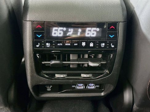 Used 2023 Jeep Grand Cherokee L Summit AWD/4WD image 34