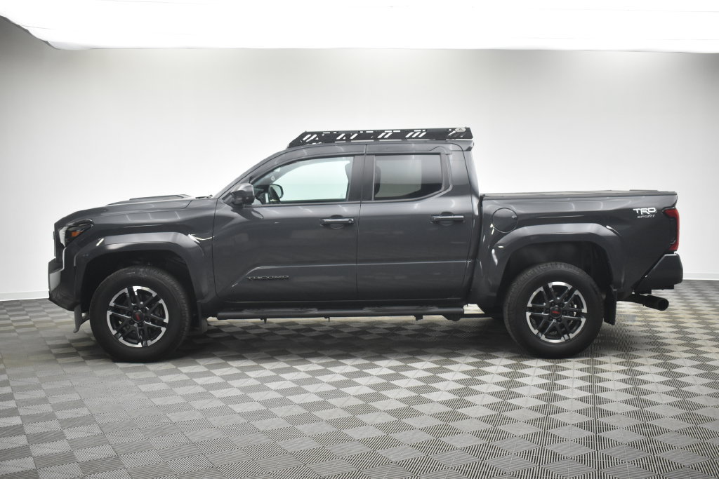 Used 2024 Toyota Tacoma TRD Sport AWD/4WD image 9