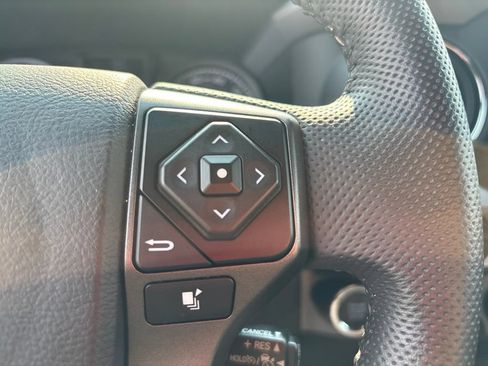 Used 2022 Toyota Tacoma TRD Off-Road AWD/4WD image 20