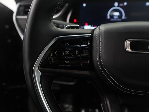 Used 2022 Jeep Grand Cherokee L Overland w/ MOPAR Finishing Package image 17