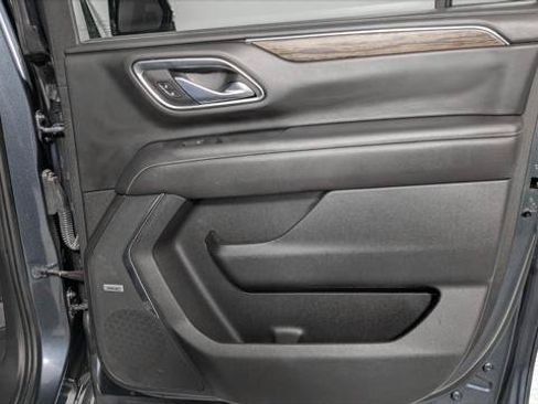 Used 2021 Chevrolet Suburban Premier w/ Premium Package RWD image 22