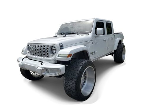 Used 2020 Jeep Gladiator Overland AWD/4WD image 2