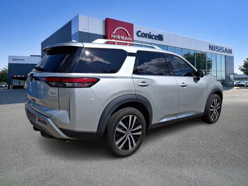 Used 2023 Nissan Pathfinder Platinum AWD/4WD image 5