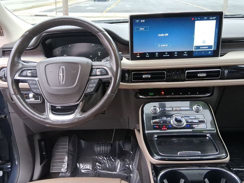 Used 2022 Lincoln Nautilus Reserve image 13