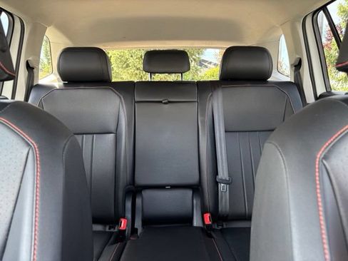 Used 2024 Volkswagen Tiguan SE AWD/4WD image 18