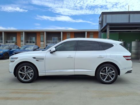 Certified 2026 Genesis GV80 2.5T Advanced AWD/4WD image 3