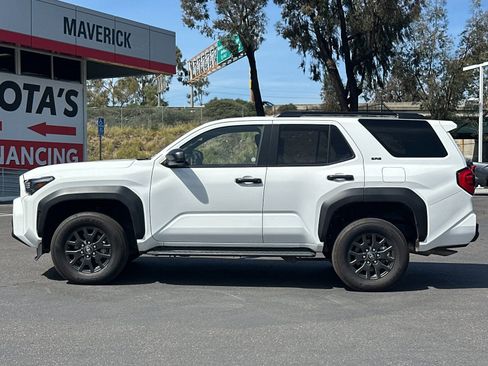 Used 2025 Toyota 4Runner SR5 image 2