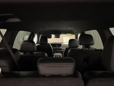 Used 2025 Buick Enclave Preferred AWD/4WD image 27