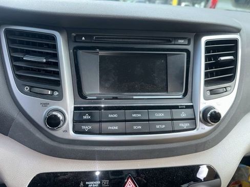 Used 2016 Hyundai Tucson SE w/ Option Group 02 image 12