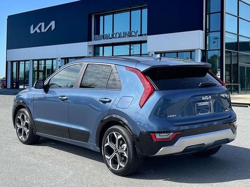 Certified 2025 Kia Niro SX Touring image 4