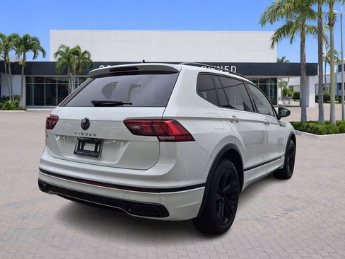 Certified 2023 Volkswagen Tiguan SE R-Line image 7
