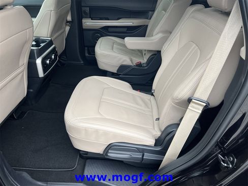 Used 2024 Ford Expedition Limited image 25