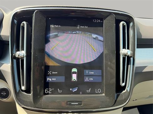 Used 2019 Volvo XC40 T5 Momentum image 54