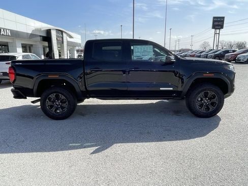 New 2025 GMC Canyon Elevation w/ Convenience Package image 9