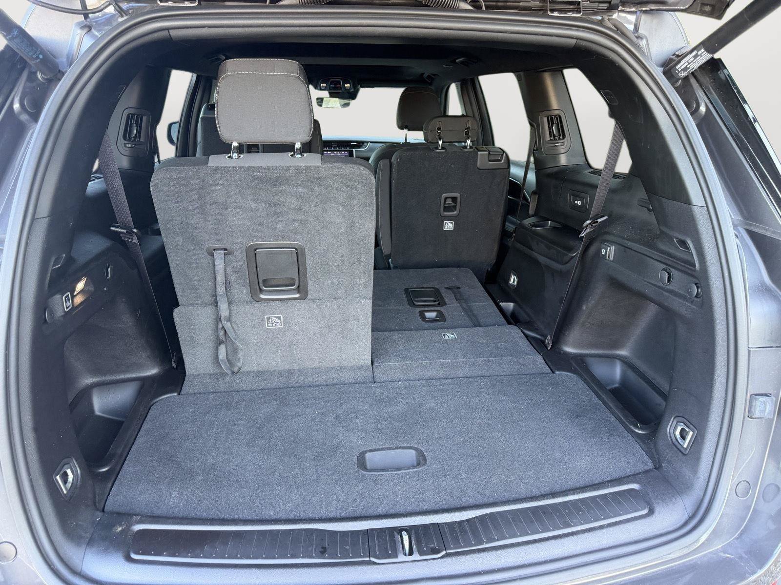 Used 2025 Jeep Grand Cherokee L Laredo w/ Luxury Tech Group I RWD image 24