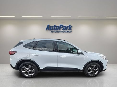 Used 2025 Ford Escape ST-Line Select AWD/4WD image 9
