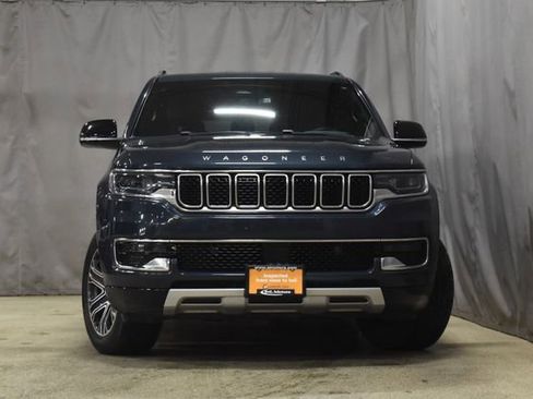 Certified 2024 Jeep Wagoneer L Series II w/ Flexible Seating Group image 5