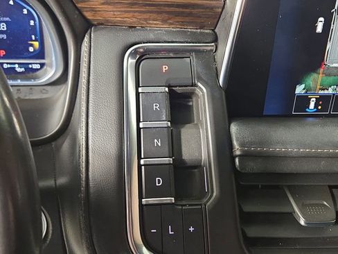 Used 2022 Chevrolet Suburban High Country image 21