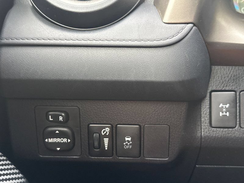 Used 2014 Toyota RAV4 LE AWD/4WD image 27