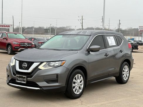 Used 2018 Nissan Rogue S image 6