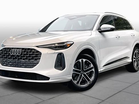 Certified 2025 Audi Q5 Premium Plus w/ Premium Plus image 2