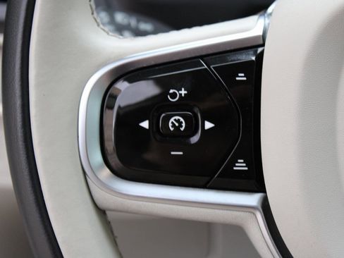 Used 2025 Volvo XC90 B6 Ultra w/ Lounge Package image 14