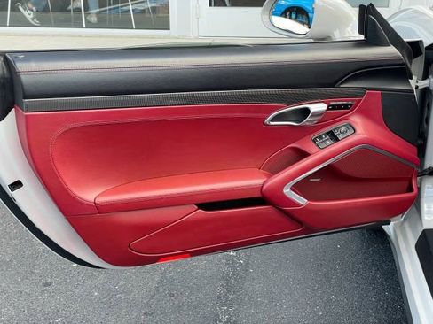 Used 2019 Porsche 911 Turbo S image 30