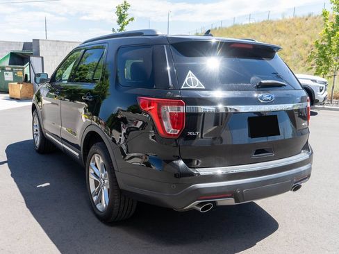 Used 2018 Ford Explorer XLT w/ Equipment Group 202A AWD/4WD image 5