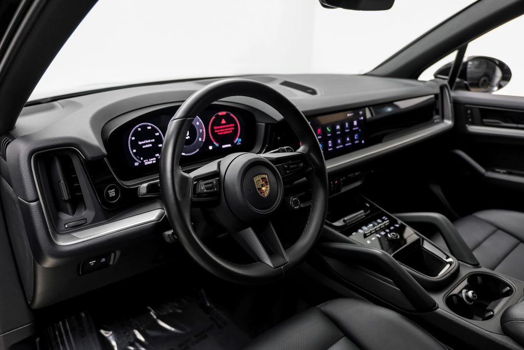 Used 2024 Porsche Cayenne AWD/4WD image 9