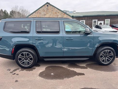 Used 2026 Jeep Grand Wagoneer image 4