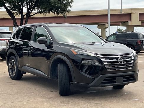 Used 2025 Nissan Rogue SV FWD image 3