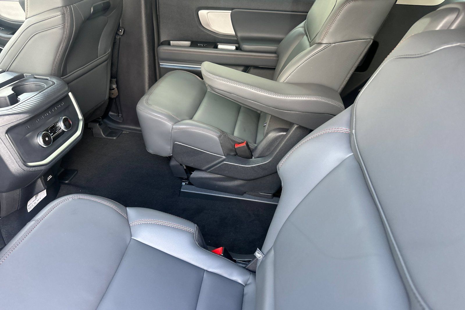 New 2025 Ford Expedition Active AWD/4WD image 12