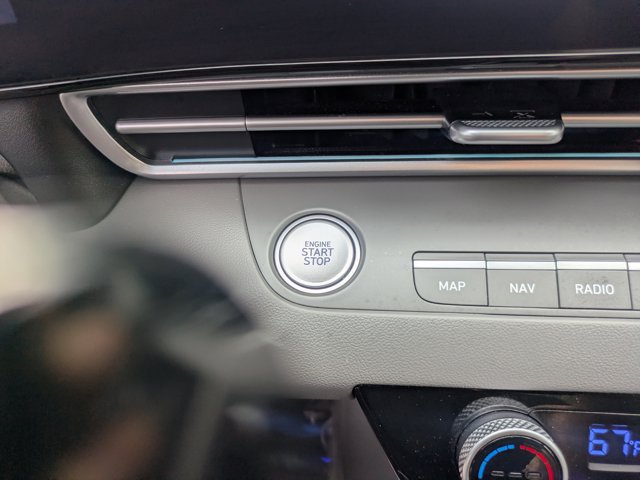 Used 2024 Hyundai Elantra Blue FWD image 28