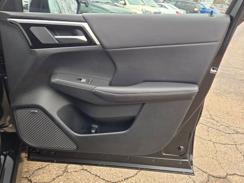 New 2026 Mitsubishi Outlander SE FWD image 6