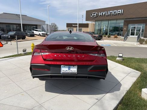 New 2026 Hyundai Elantra SE FWD image 4