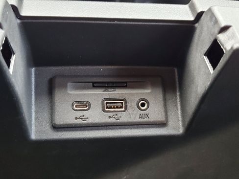 Used 2021 Chevrolet Silverado 1500 High Country w/ Z71 Off-Road Package AWD/4WD image 24
