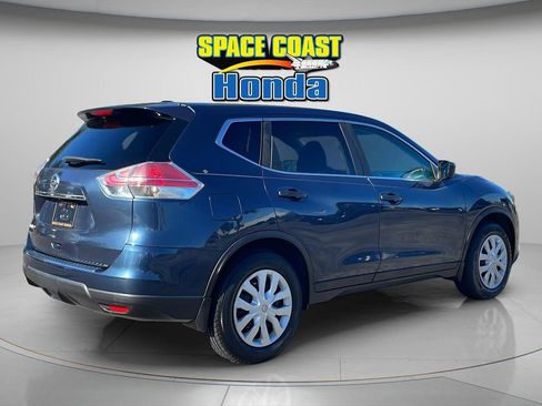 Used 2016 Nissan Rogue S w/ S Family Package image 3