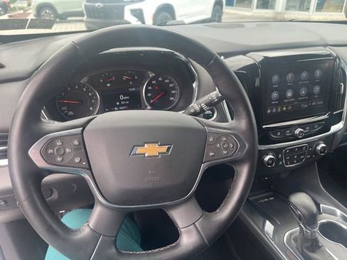 Used 2023 Chevrolet Traverse LT AWD/4WD image 10