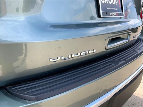 Used 2024 GMC Yukon Denali w/ Advanced Technology Package AWD/4WD image 31