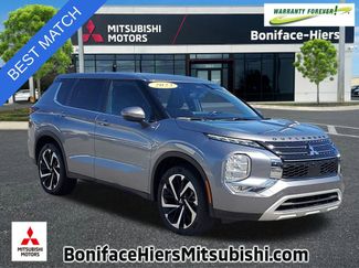 Used 2023 Mitsubishi Outlander SE video 1